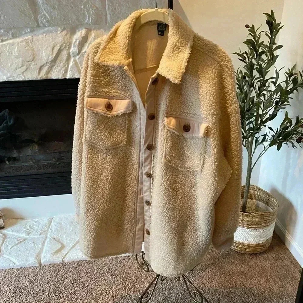 WILD FABLE Sherpa Shacket creme color size medium - Picture 2 of 6